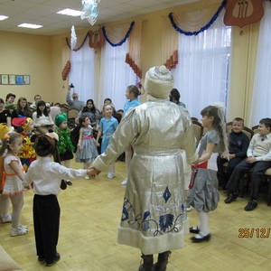 Встали дети в хоровод